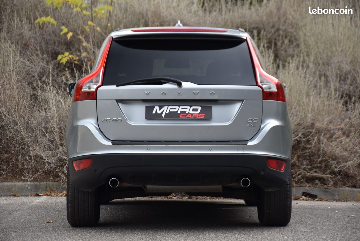 Volvo xc60 d5 awd 205 ch bva geartronic momentum phase 1 (image 9)
