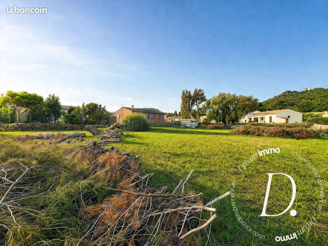 Terrain 1863 m² · à Roquefort-des-Corbières · 1 863 m² · 302 000 €