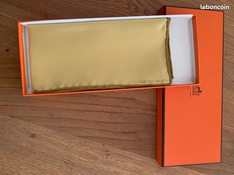 Pochette Hermes en twill de soie (image 2)