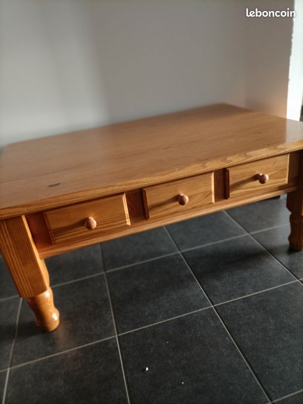 Table de salon en bois (image 1)