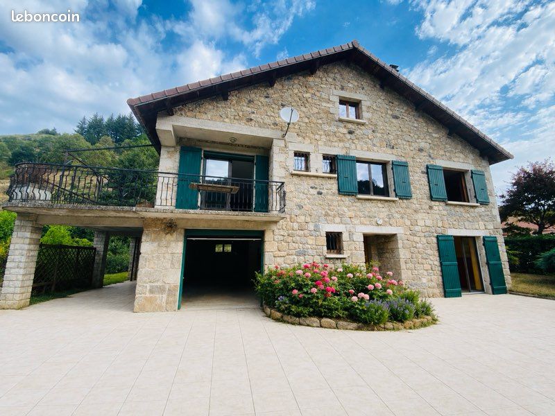 Maison 5 pièces 120 m² · à Chanéac · 120 m² · 239 000 €