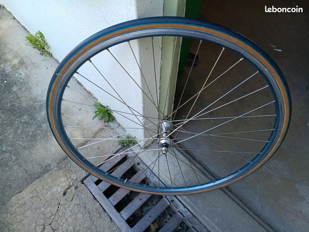 Roues Jantes Wolber TX Profil / moyeux Campagnolo hubs 35x24f ITA pneus clincher