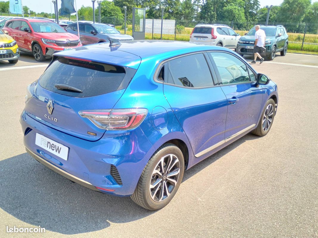RENAULT Clio E-Tech full hybrid 145 ch GSR2 Techno (image 5)