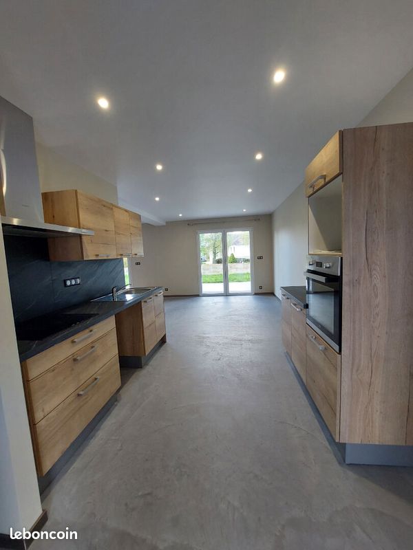 Appartement 3 pièces 84 m² · à Montrond-le-Château · 84 m² · 940 €/mois
