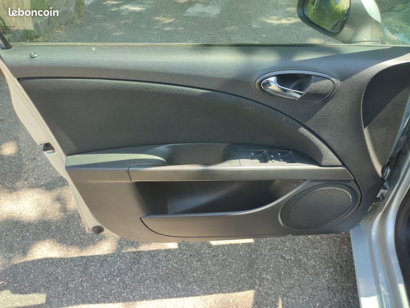 Seat LEON 2.0 TDI140 STYLANCE (image 20)