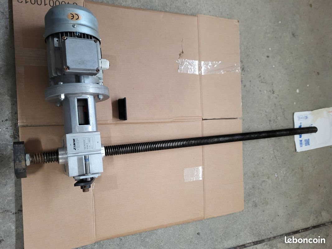 Moteur/réducteur vis trapézoïdale (image 1)