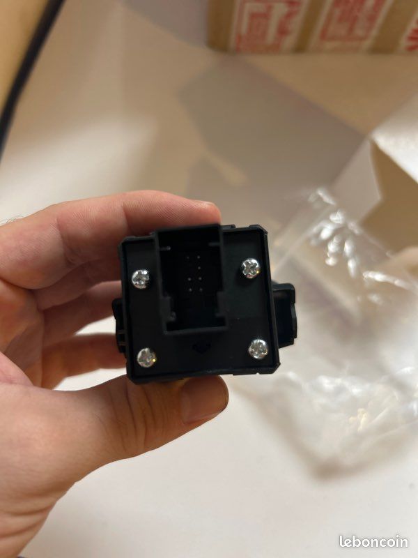 Bouton de commande frein à main électrique (image 2)