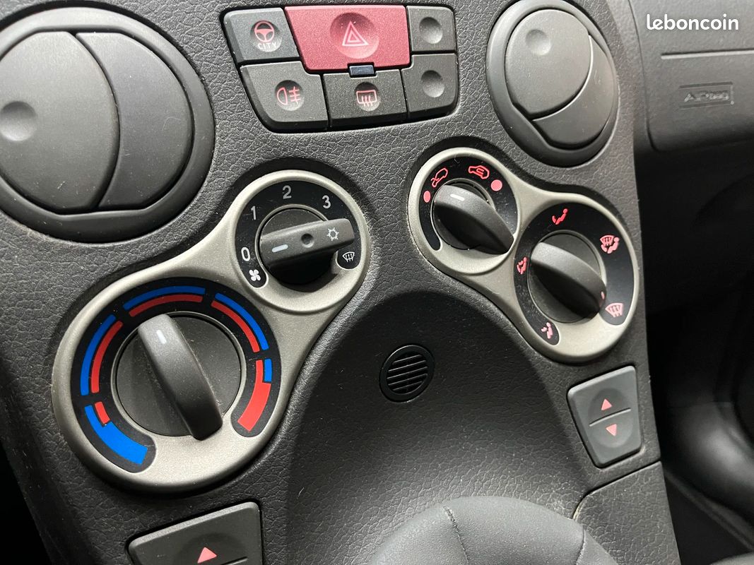 Fiat PANDA 1.3 JTD 16V Emotion (image 21)