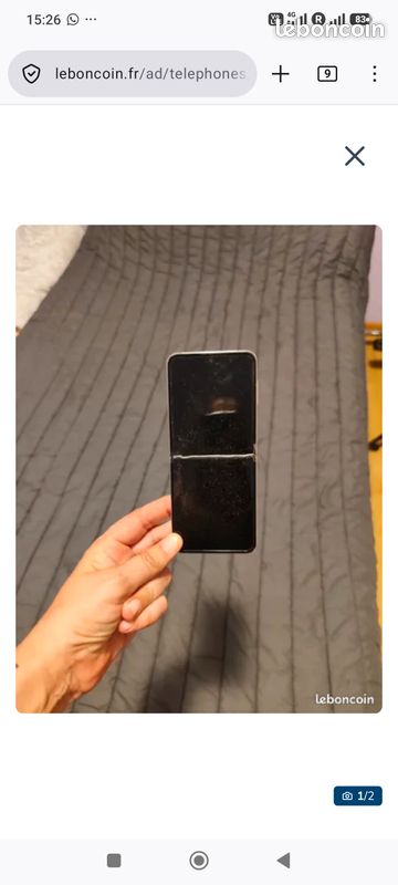 Samsung Galaxy z flip 4 écran cassé a réparé (image 1)