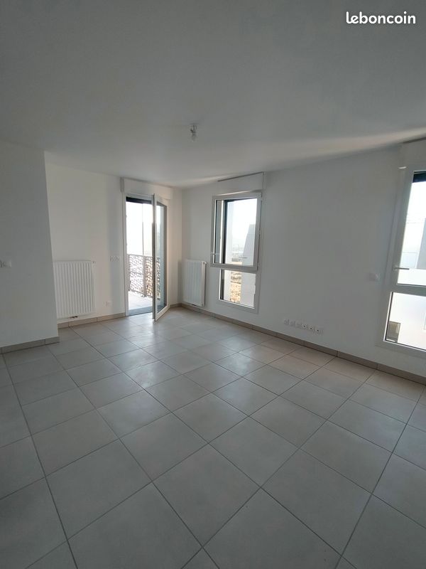 Parking 2 pièces 44 m² · à Lormont · 44 m² · 695 €