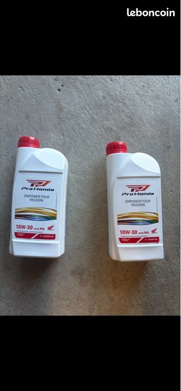 2 bidons huile moteur Honda 10w30 (image 1)