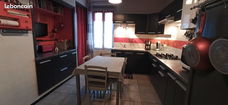 Grande maison de village familliale