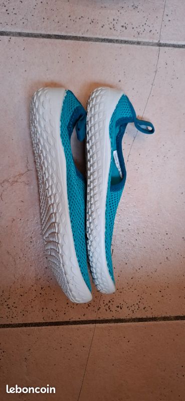 Chaussures aquatiques Enfant decathlon turquoise taille 32-33