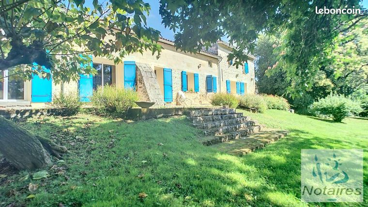 Maison 8 pièces 227 m²