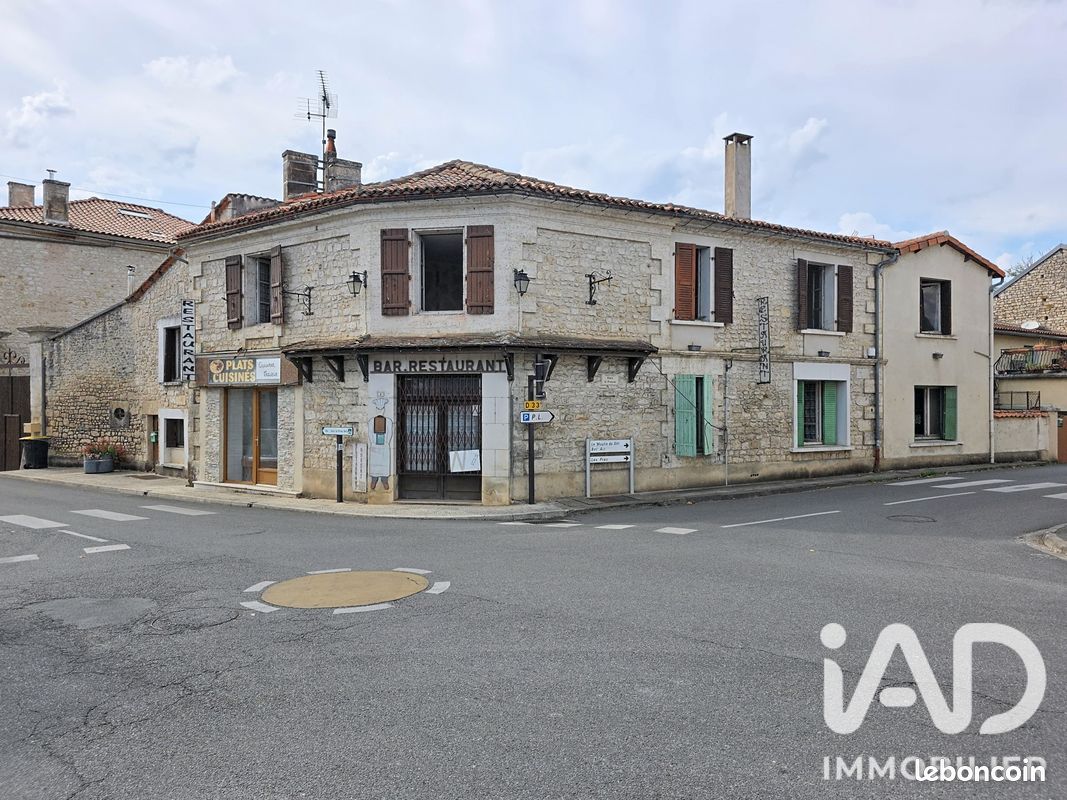Immeuble 391 m² · à Chazelles · 391 m² · 99 900 €