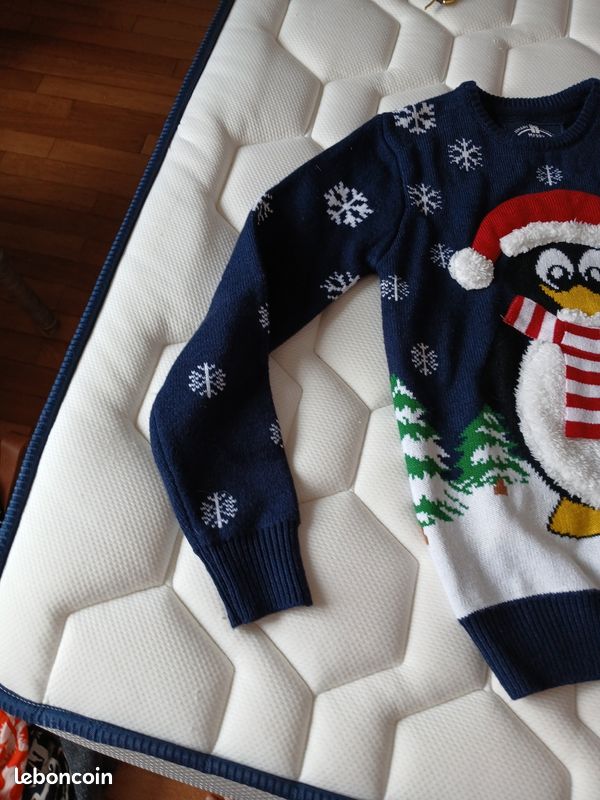 De Noël Pull Chez Armand Thiery PULL DE NOEL 15,00€ Armand Thiery