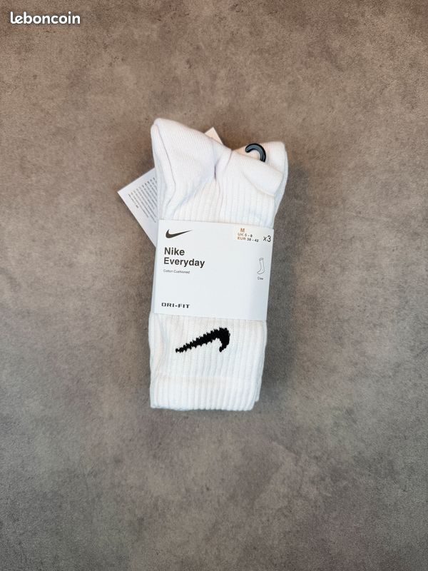 3 paires chaussettes Nike Everyday blanches Dri-FIT 38-42 neuves (image 3)
