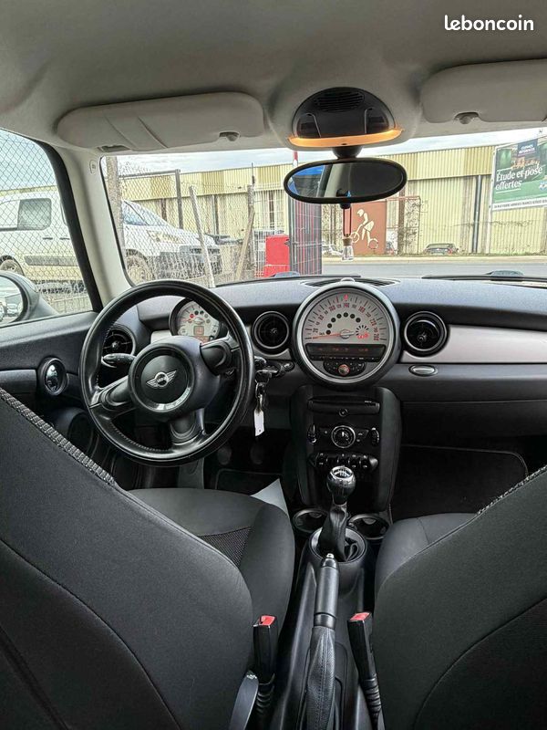 MINI R56 1.6L i 122 CV (image 3)