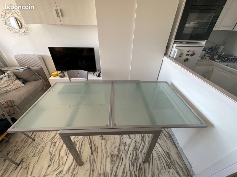 Table (image 5)