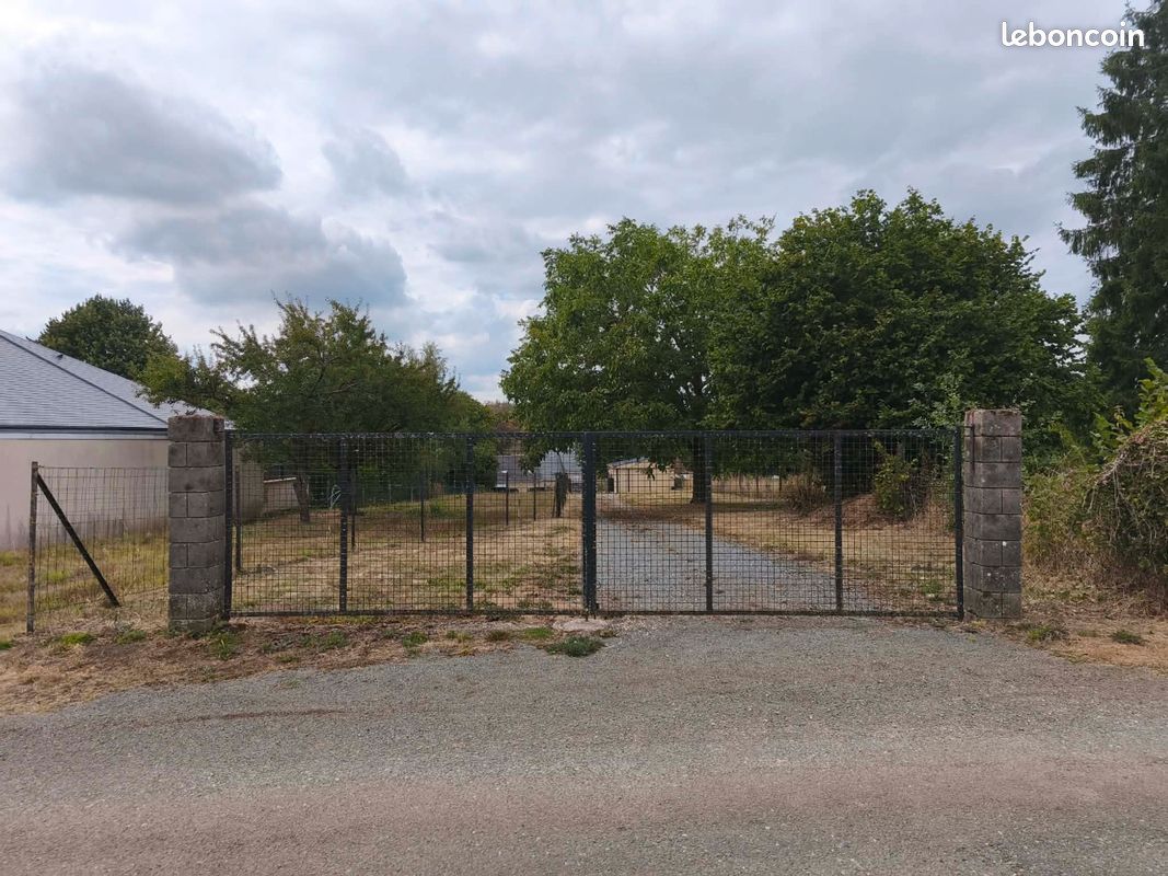 Terrain et bâtiment · à Montcornet · 15 000 €