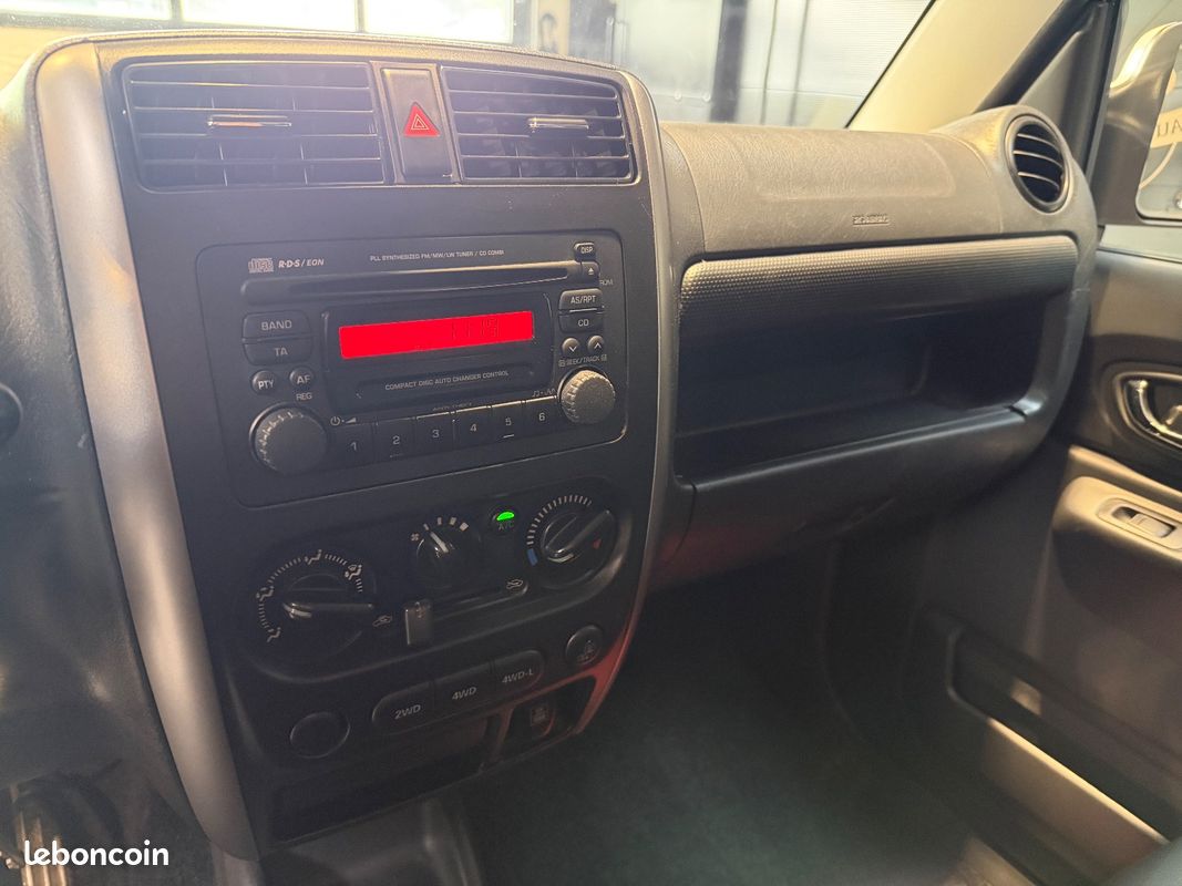 SUZUKI JIMNY 1,3L VVT 86Ch 4X4 3 PORTES 1ère MAIN (image 19)