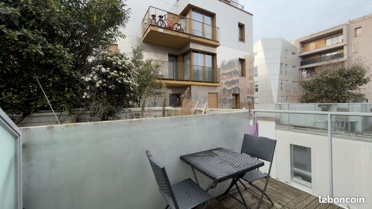 Studio 1 pièce 25 m² — 2