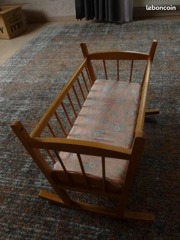 Berceau de poupée - Izamo Design