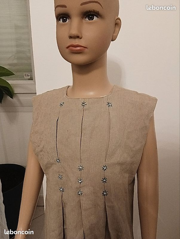 Robe Fille Marron - Taille Environ 10 Ans - Occasion En Très Bon état