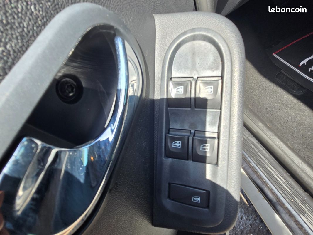 DACIA DUSTER 1.5 dCi 110 4x2 Lauréate Plus (image 13)
