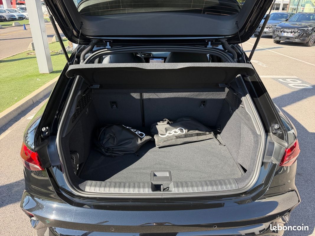 AUDI A3 Sportback TFSI e Hybride rechargeable 204 S tronic 6 S line (image 16)