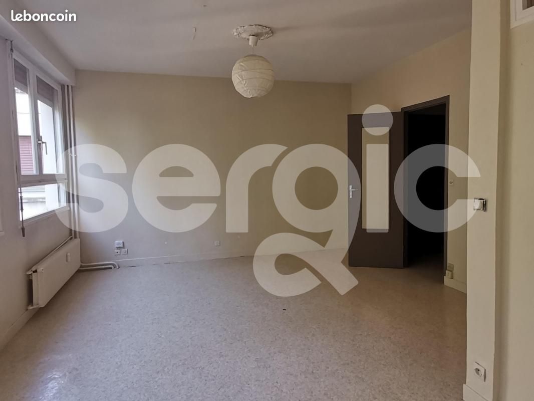 Appartement a louer reims - 1 pièce(s) - 37 m2 - Surfyn