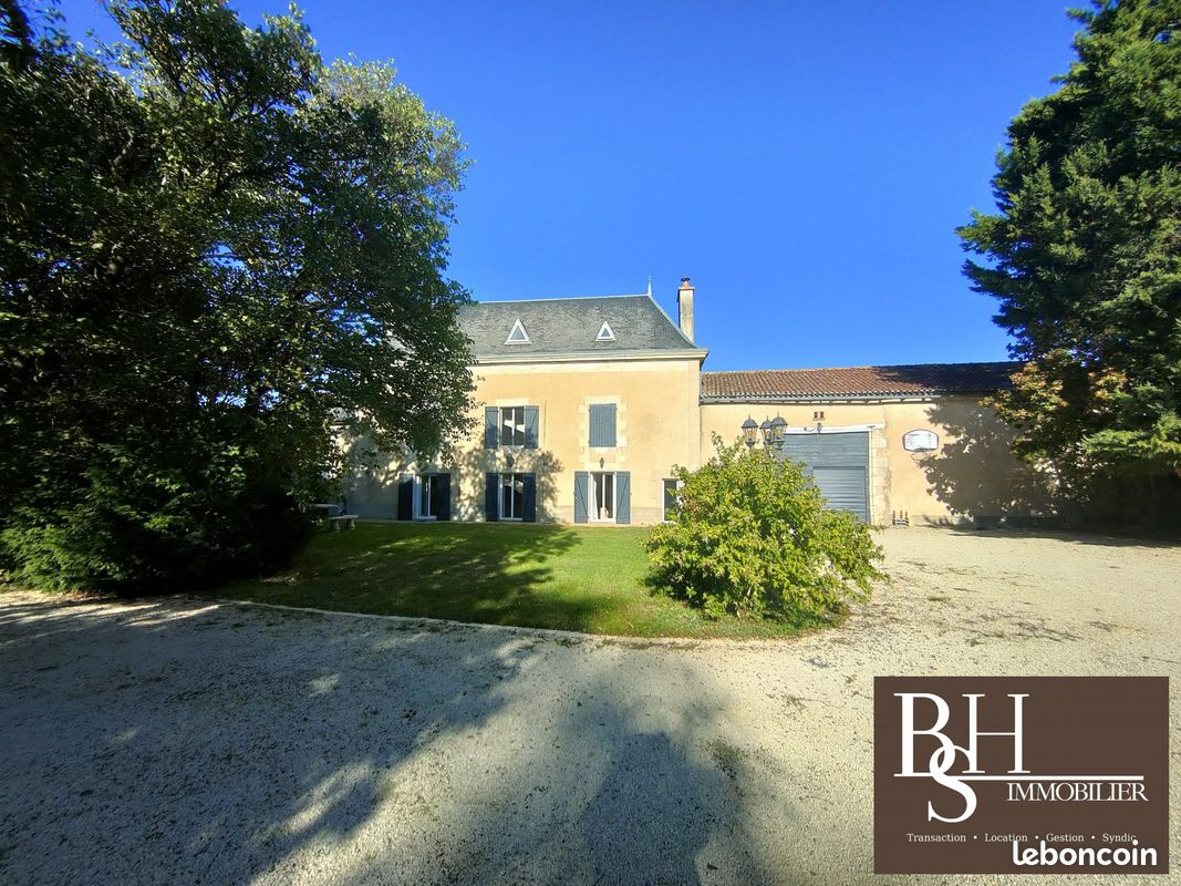 Maison 7 pièces 175 m² · à Champigny en Rochereau · 175 m² · 335 000 €