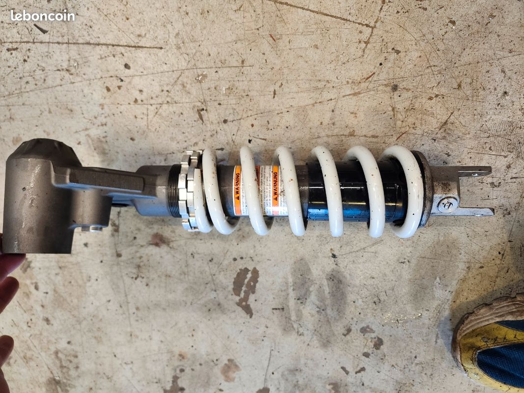Amortisseur suzuki B-KING (image 1)