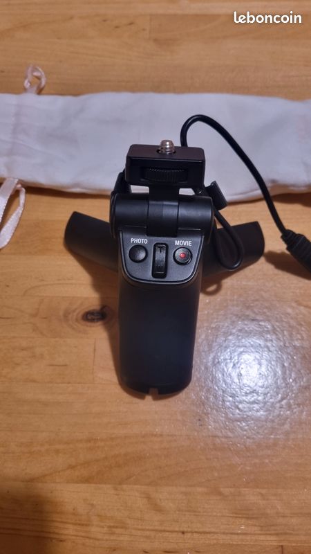 Appareil photo-video vlog ZV-1 sony / poignée-trépied VCT-SGR1 / pare-vent micro / Batterie rechargeable (image 11)