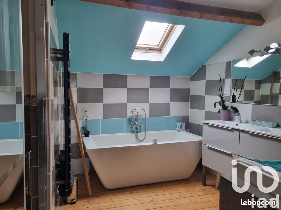 Maison 7 pièces 135 m² - La Chapelle 16140 (image principale 11)