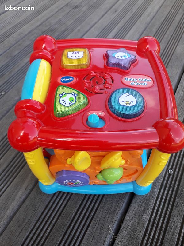 Cube d'éveil VTECH (image 1)