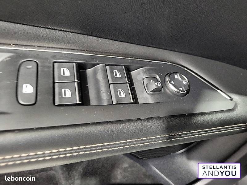 Peugeot 3008 Hybrid4 300 e-EAT8 GT Pack (image 26)