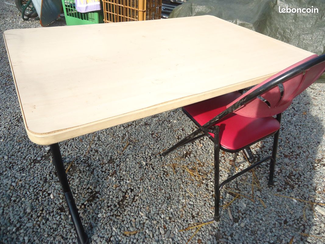 Tables et chaises (image 1)