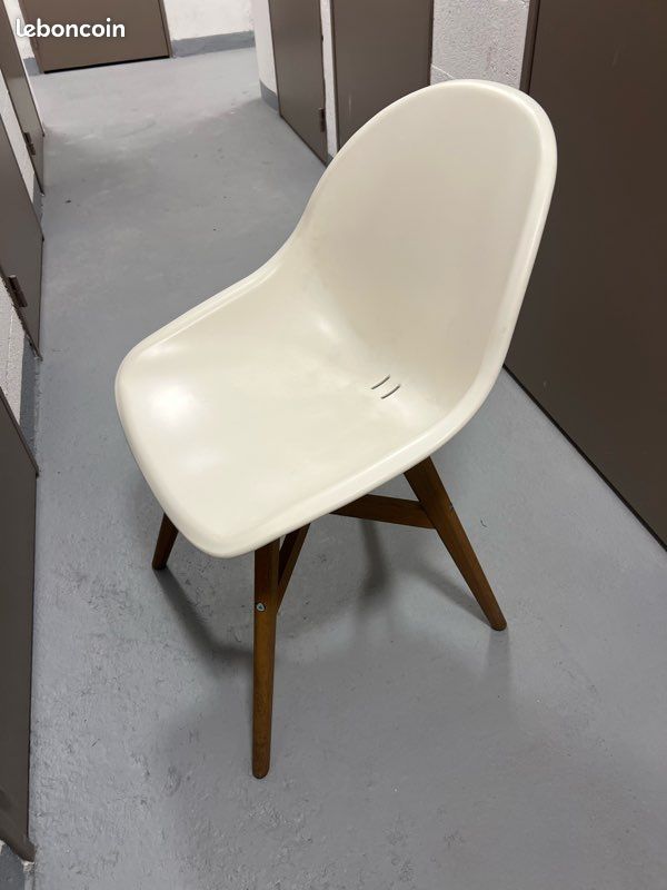 Lot de chaises (image 3)