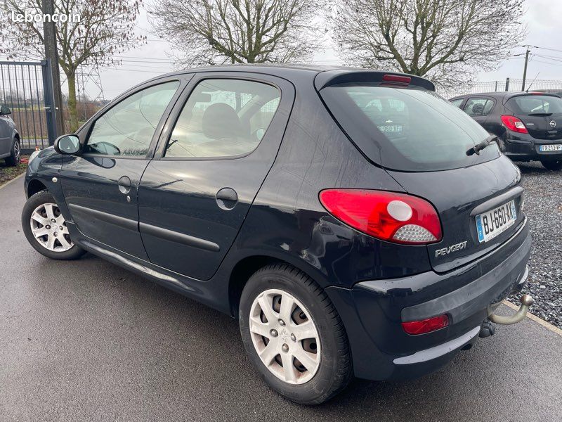 Peugeot 206+ 1,1i Essence 60 Chvx « Première Main » (image 2)