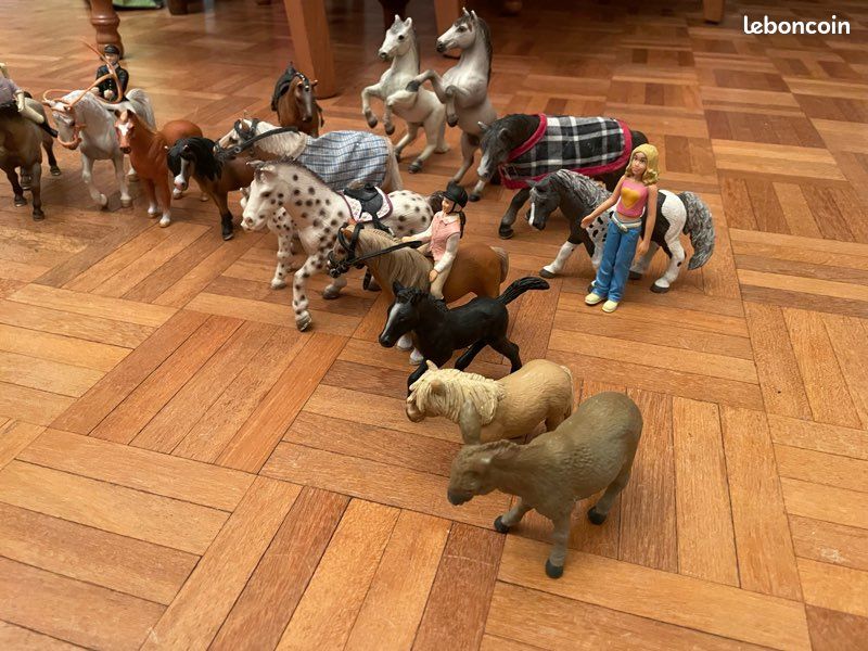 Lot de 18 chevaux avec personnages et accessoires, Schleich (image 6)