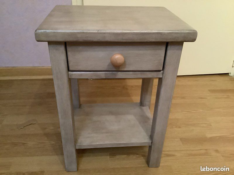 Table de chevet (image 1)