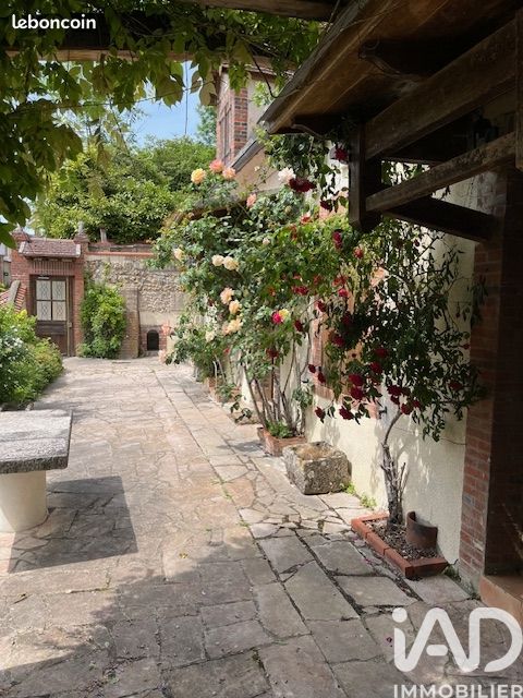 Maison 5 pièces 123 m² · à Bréchamps · 123 m² · 229 500 €