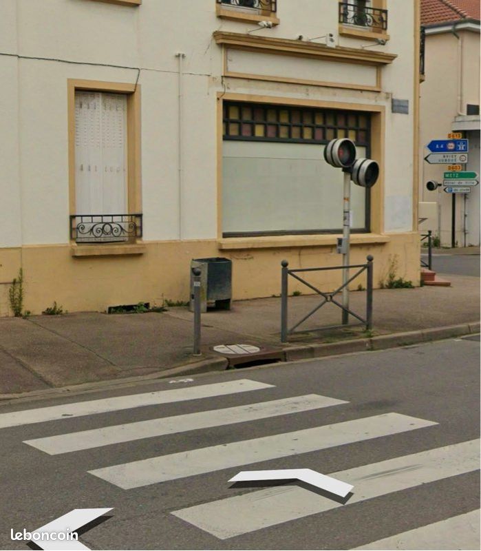Local commercial (image 2)