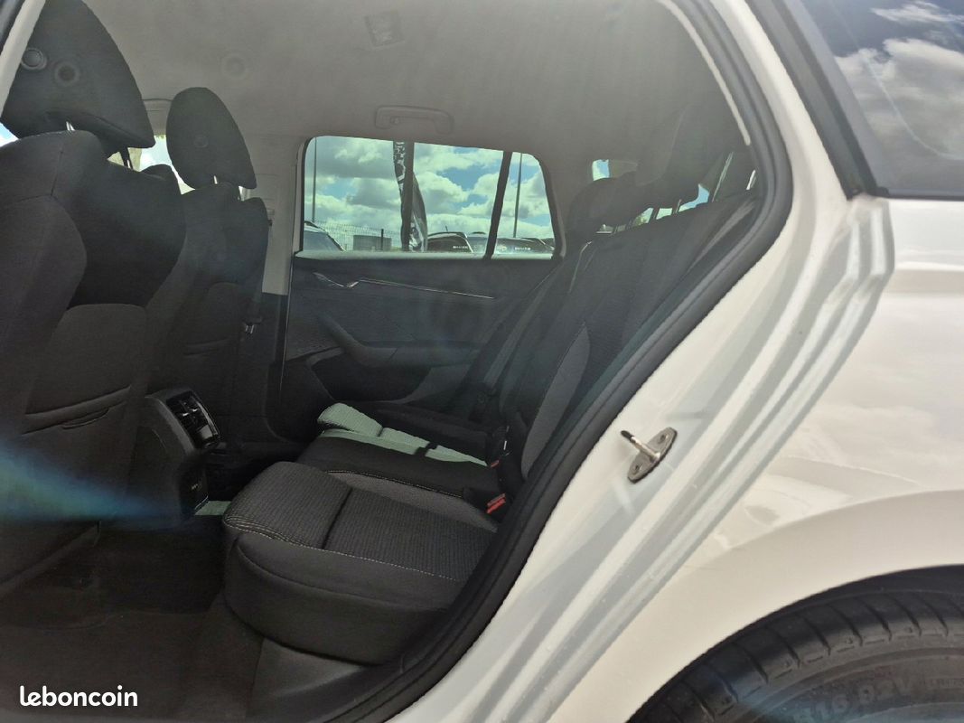 SKODA Octavia Combi 2.0 TDI 150 ch DSG7 Business (image 13)