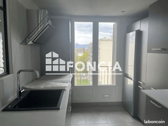 Appartement 3 pièces 50 m² · à Saint-Martin-d'Hères · 50 m² · 801 €