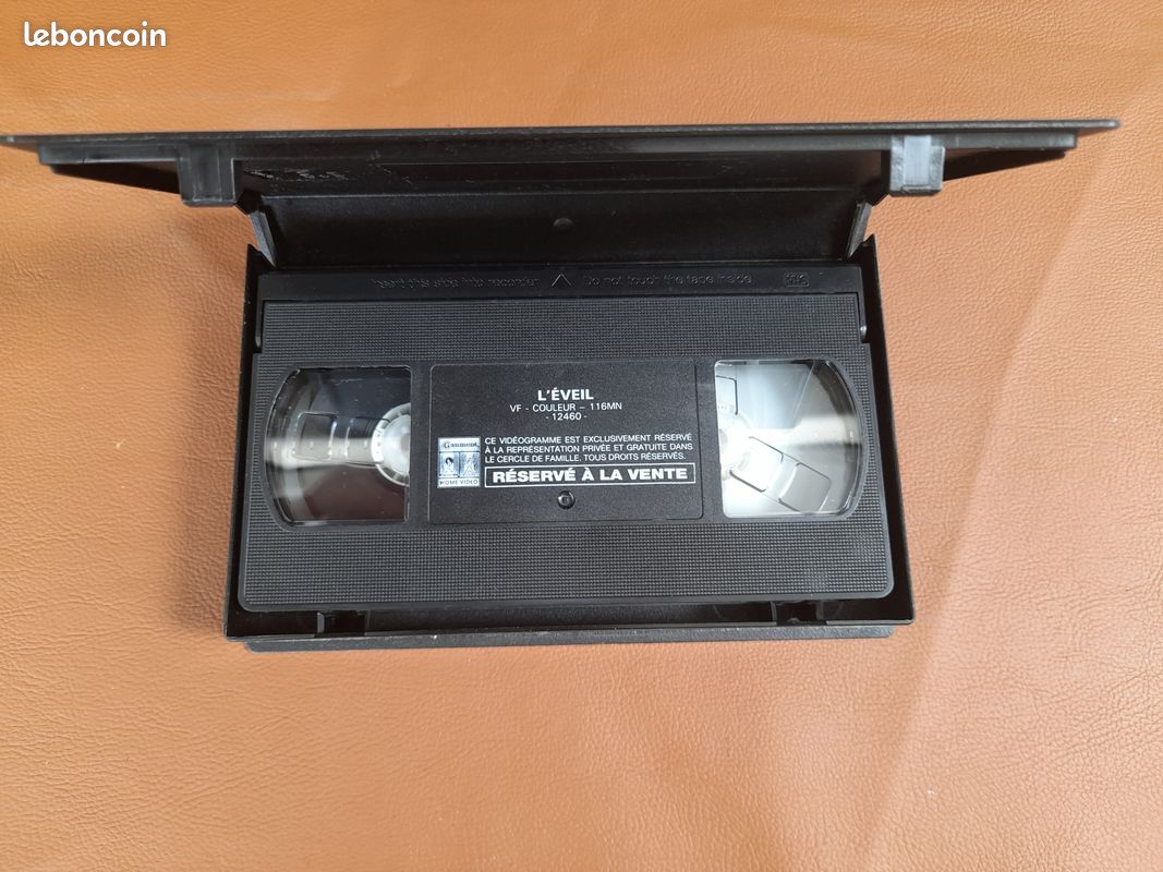 Cassette VHS " L' EVEIL " (image 3)