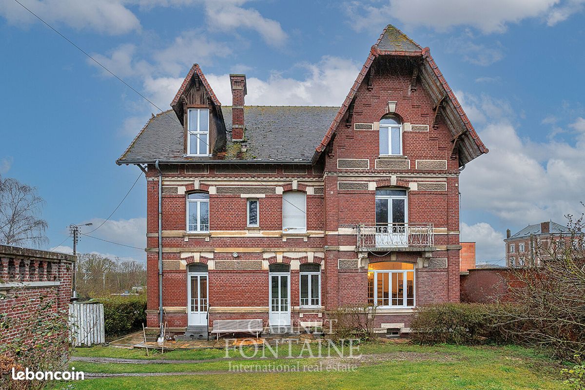 Maison 8 pièces 315 m² · à Ailly-sur-Noye · 315 m² · 398 000 €