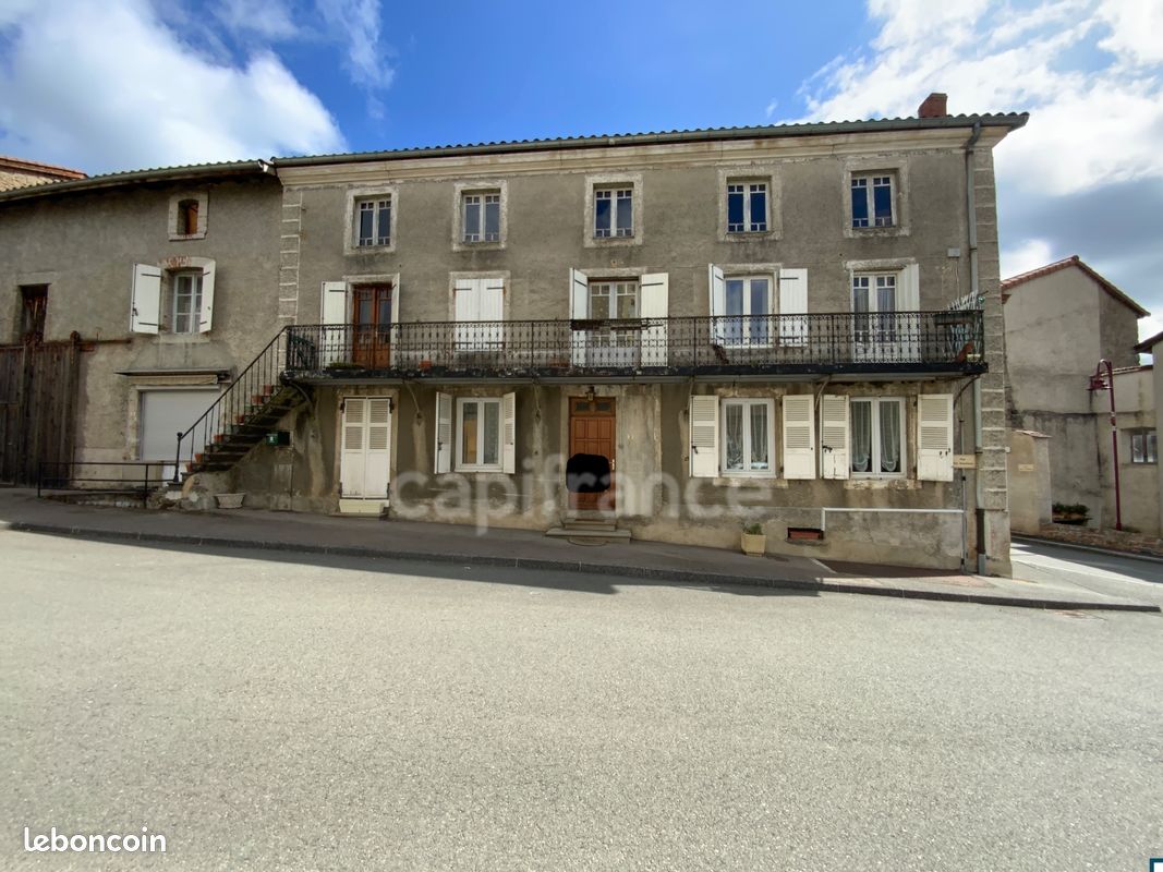 Maison 14 pièces 217 m² · à Vêtre-sur-Anzon · 217 m² · 56 000 €