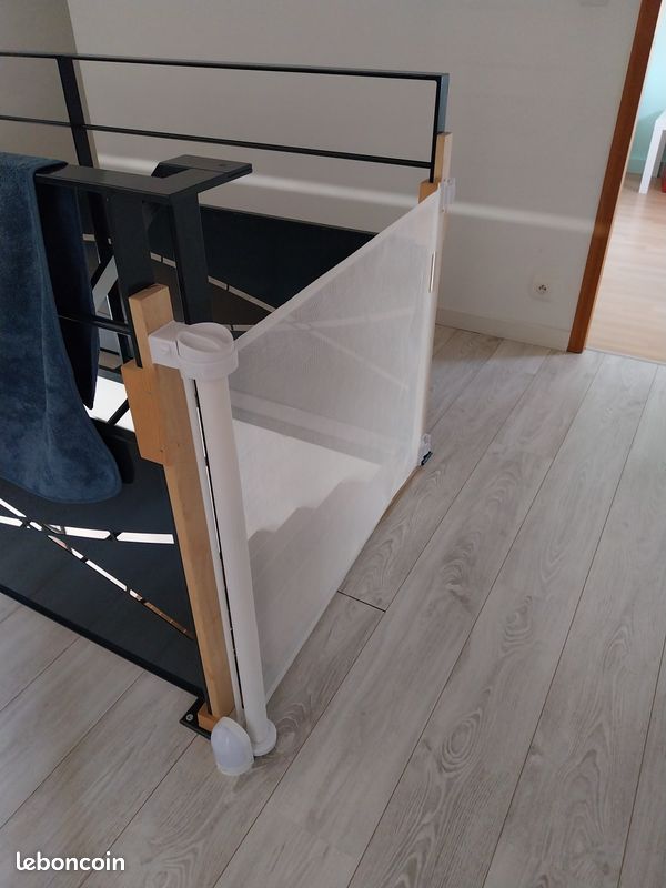 Barrière enroulable pour protéger escalier (image 13)